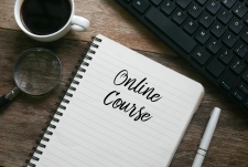 Как заработать на онлайн-курсах: создание своих курсов или продажа уже готовых курсов в интернете.